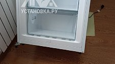 Перенавесить двери холодильника