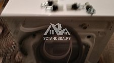 Установить в ванной комнате отдельностоящую стиральную машину LG  вместо старой на готовые коммуникации