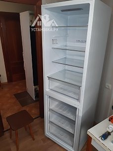 Перенавесить двери холодильника