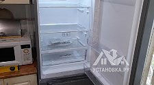 Установить новый отдельно стоящий холодильник