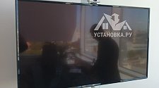 Установить/подвесить и настроить телевизор
