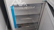 Установить стиральную машину и холодильник