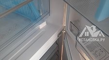 Перенавесить двери холодильника