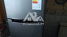 Установить отдельностоящий новый холодильник фирмы Samsung