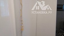 Штатная установка встроенного холодильника в мебель