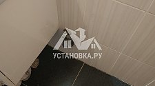 Установить в ванной комнате на готовые коммуникации новую стиральную машину LG