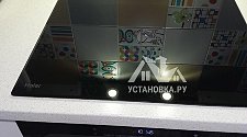 Установить встраиваемую электрическую варочную панель и духовой шкаф