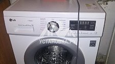 Установить на кухне отдельностоящую стиральную машину LG на готовые коммуникации на место старой
