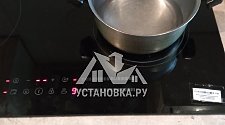 Установить/Подключить плиту/варочную панель.