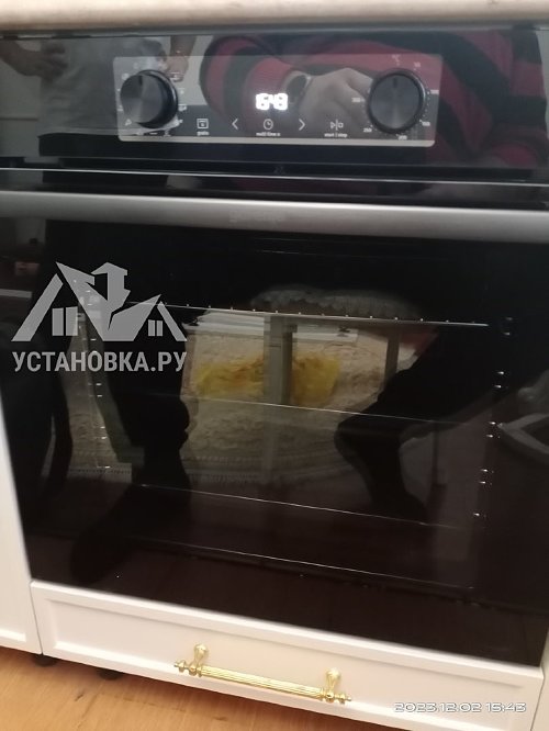 Установить электрический встраиваемый духовой шкаф