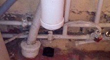 Установить стиральную машину Indesit IWUB 4085 в санузле
