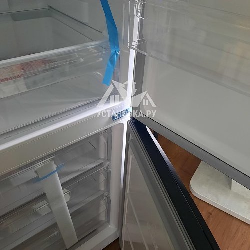 Перенавесить двери холодильника