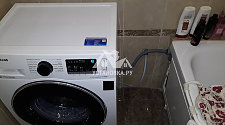 Демонтировать и установить в ванной комнате отдельностоящую новую стиральную машину Samsung