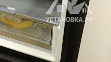 Перенавесить двери холодильника