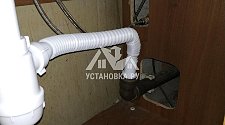 Установить на кухне отдельностоящую посудомоечную машину