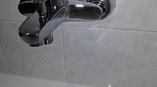Демонтировать и установить настенный смеситель в ванной комнате