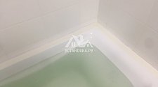 Перегерметизировать швы ванны со стеной