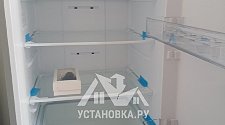 Установить стиральную машину и холодильник