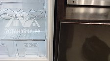 Установить встроенный холодильник