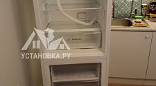 Перенавесить двери холодильника