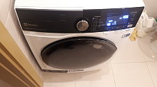 Установить отдельностоящую стиральную машину ELECTROLUX EW9W161B в ванной комнате