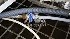 Установить новую отдельностоящую в ванной стиральную машину Атлант