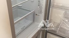 Установить отдельно стоящий холодильник Аристон
