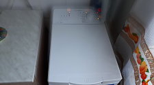 Установить отдельно стоящую стиральную машину Indesit на кухне на готовые коммуникации