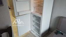 Установить отдельностоящий холодильник Stinol STS 200