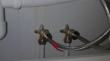 Установить смеситель в ванной на раковину