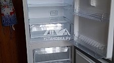 Установить отдельностоящий холодильник Аристон