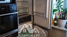 Установить/Подключить плиту/варочную панель.