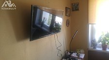 Установить телевизор на кронштейн Samsung UE32 J5205AK