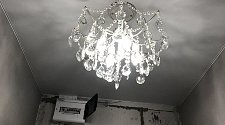 Установить потолочные люстры