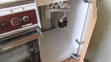 Установить стиральную отдельностоящую машину Indesit на кухне
