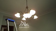 Заменить лампочки в точечных светильниках и люстрах