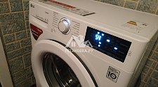 Установить в ванной комнате отдельностоящую стиральную машину LG  вместо старой на готовые коммуникации
