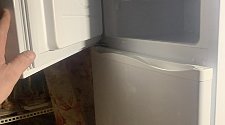Установить холодильник или морозильник/Перенавесить двери холодильника
