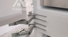 Перенавесить двери на холодильнике 