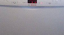 Установить отдельностоящую посудомоечную машину на готовые коммуникации