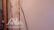Штробление в стене под электрический кабель