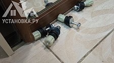 Установить и подключить стиральную машину/сушильную машину