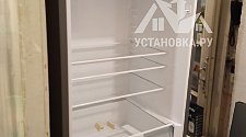 Установить холодильник.