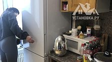 Установить новый отдельно стоящий холодильник