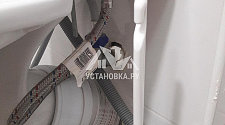 Установить отдельностоящую стиральную машину Bosch в ванной комнате вместо прежней на готовые коммуникации