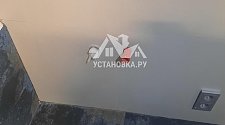 Установить стиральную машину и холодильник