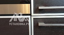 Установить/Подключить плиту/варочную панель.