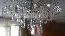 Демонтировать и установить потолочную люстру на болтах