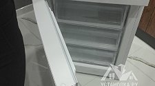Перевесить двери с электронном дисплеем на отдельностоящем холодильнике