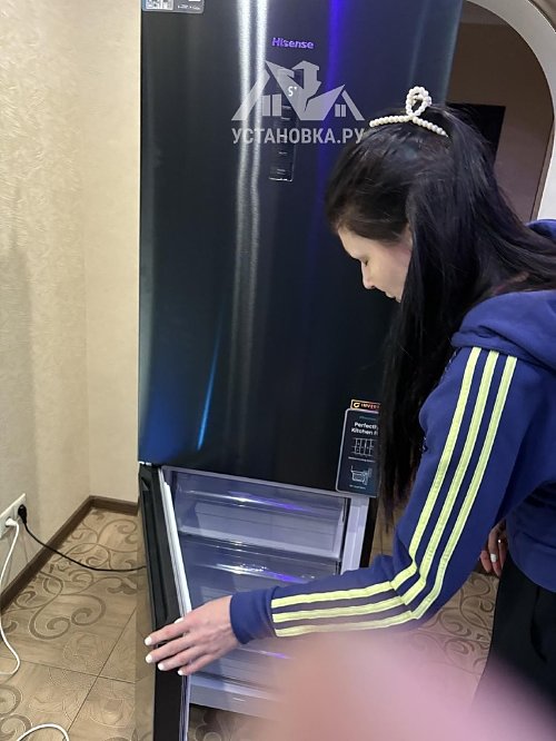 Перенавесить двери холодильника